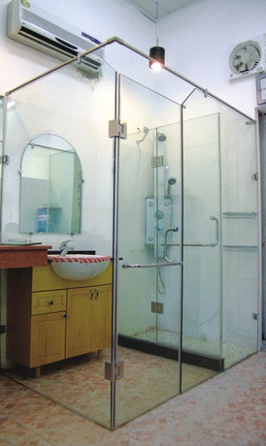 Phòng tắm vách kính 3